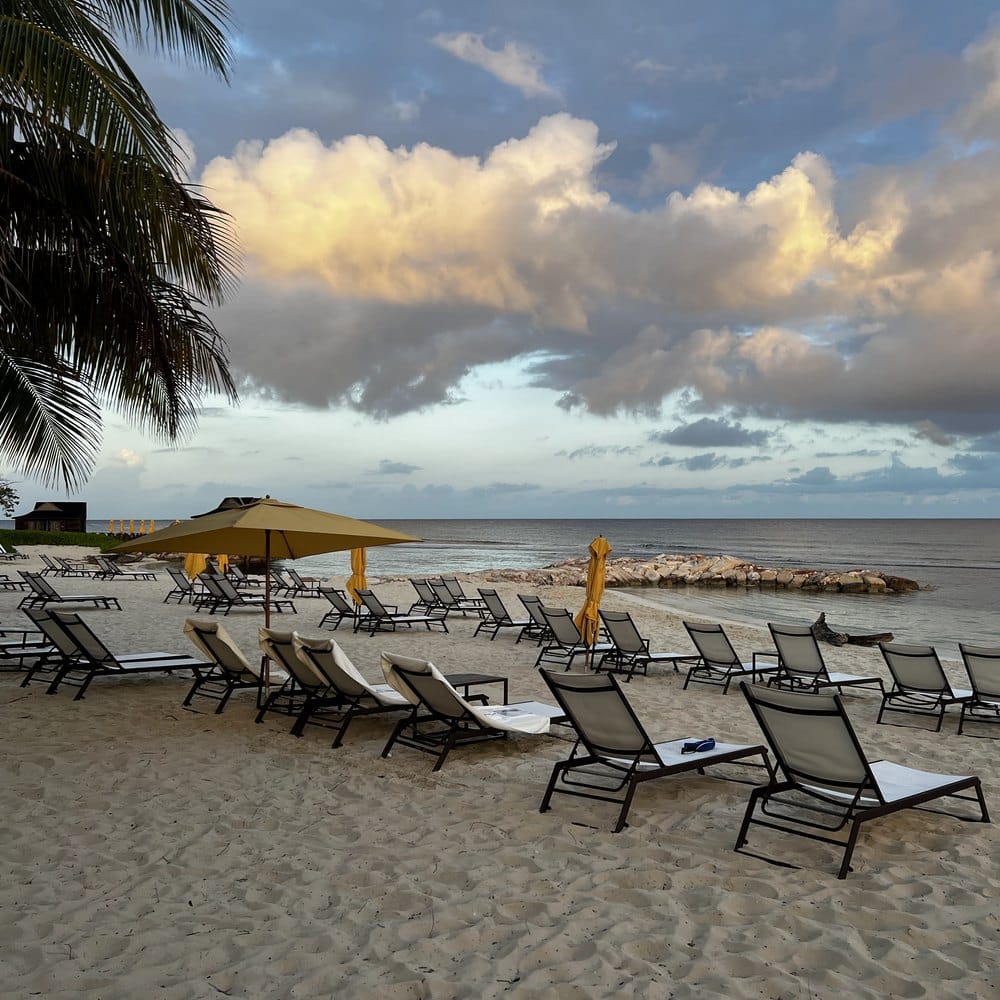 1-dawn.jpgBeach loungers at first light, Montego Bay, Jamaica
